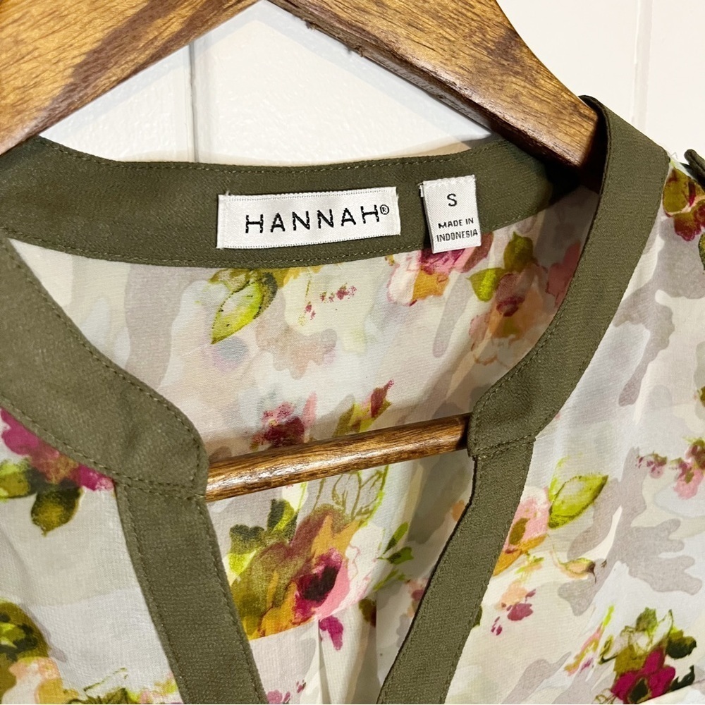 Hannah Sheer Camo Floral Blouse. Size Small. - Picture 3 of 10